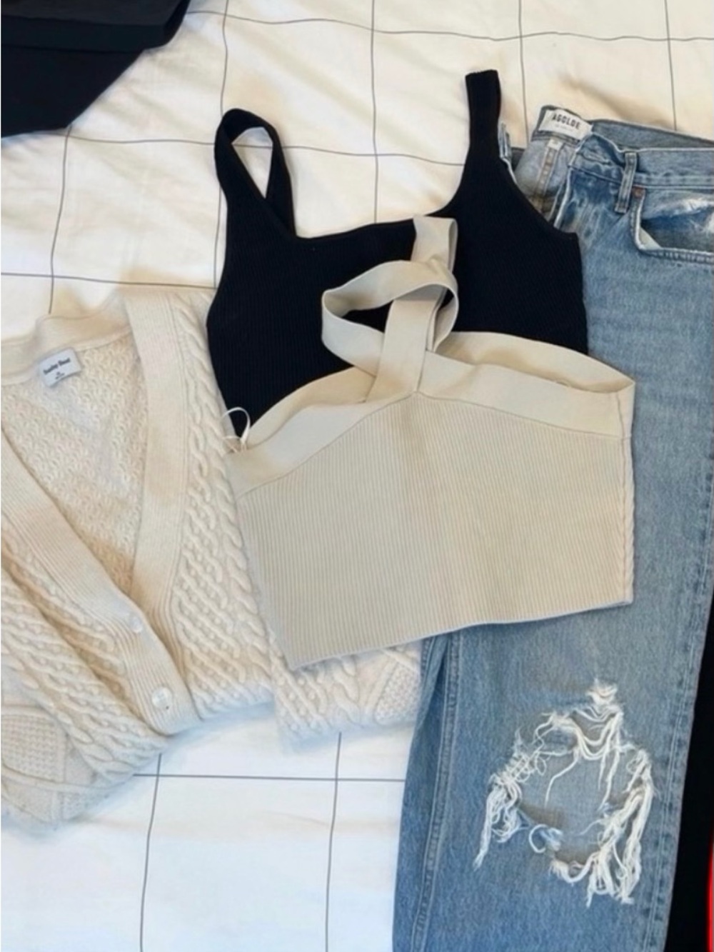 Aritzia Women’s Clothing Bundle